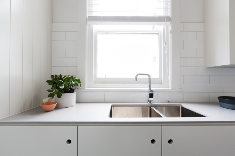 white kitchen tiles